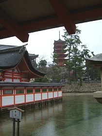 雨に煙る世界文化遺産