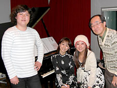 岩男潤子さんと川村竜さん